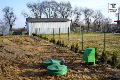 DOBRE ROZWIĄZANIE – Jak daleko może być odsunięty pojemnik techniczny ze sterowaniem i dmuchawą od oczyszczalni biologicznej?